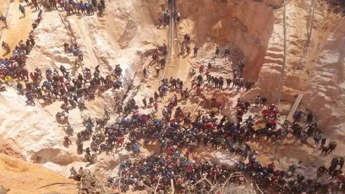 Venezuela: Tragedia en una mina ilegal, hay al menos 25 muertos y decenas de personas sepultadas