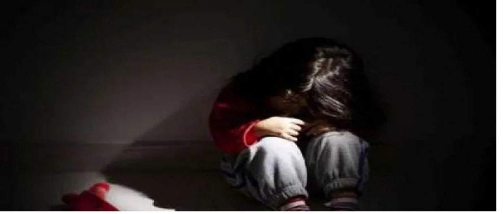 Aberrante: una nena de 6 años era abusada por el novio de su niñera