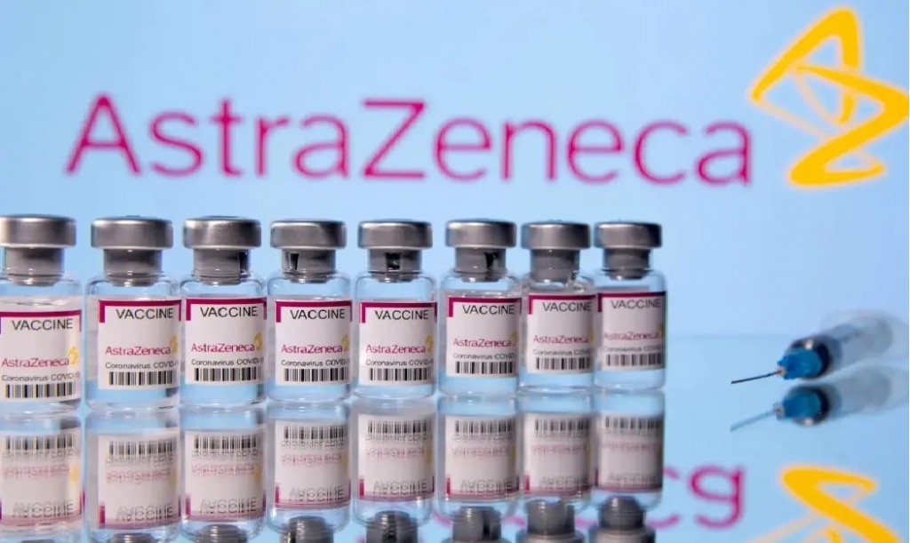 Por un raro efecto secundario AstraZeneca comenzó a retirar su vacuna contra el coronavirus en todo el mundo