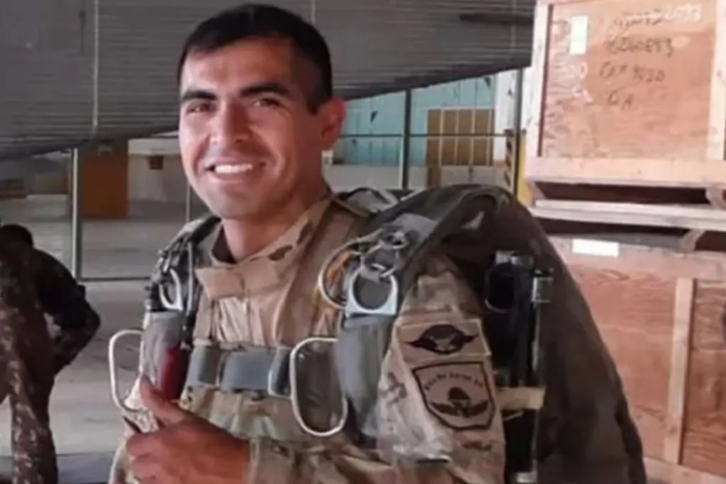 Córdoba: un sargento del Ejército murió tras sufrir una falla en su paracaídas durante un entrenamiento