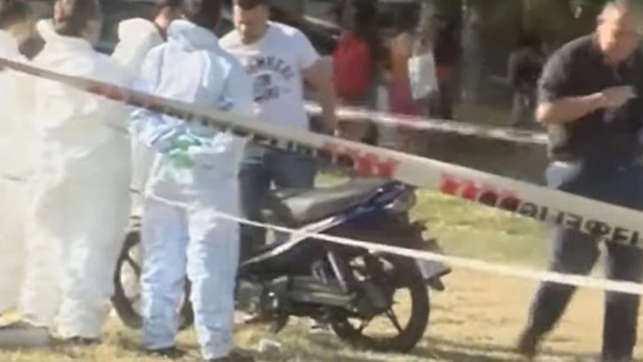  Lanús: asesinaron de un balazo en el pecho a un joven para robarle la moto