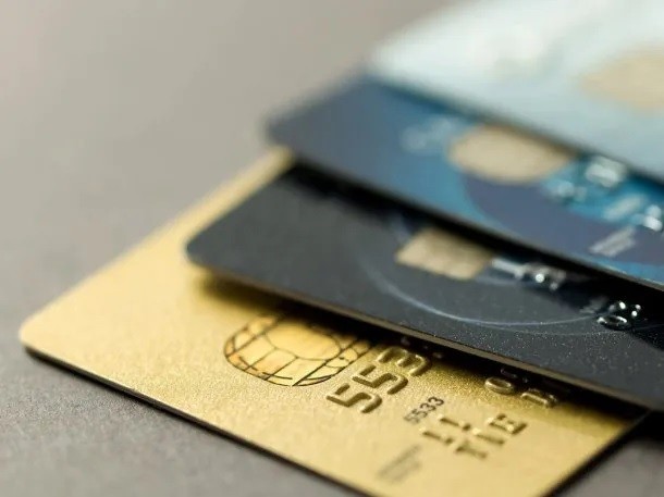 Los bancos anunciaron un aumento de hasta el 100% en comisiones de tarjetas de crédito