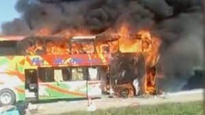 Tucumán: Se incendió un micro y los pasajeros saltaron por las ventanas