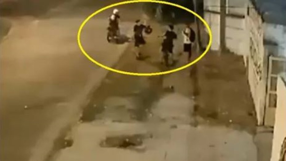 No da tregua la violencia en Rosario, gatillaron a dos jóvenes cuando salían de un club de fútbol