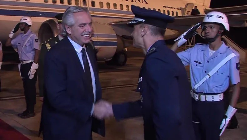 El presidente Alberto Fernández llegó a Brasilia para participar de la reunión de Unasur