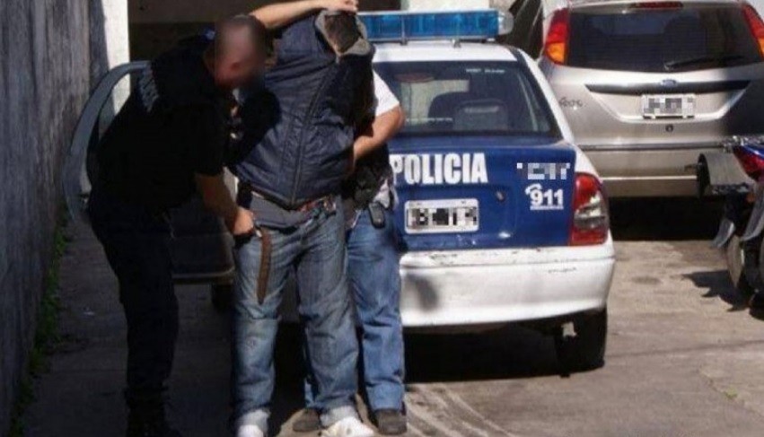 En Jujuy: Un comisario abusó de dos menores que lograron escapar tras atacarlo con un cutter