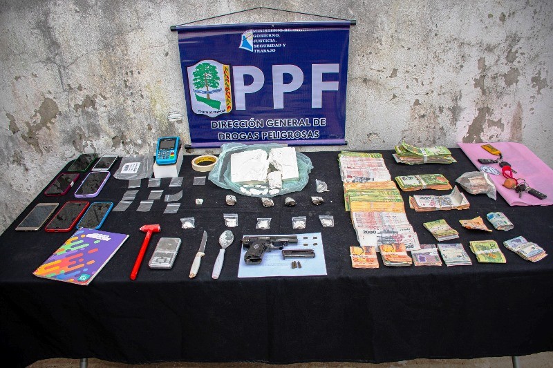 San Isidro Labrador: secuestran cocaína valuada en más de 12 millones de pesos y detienen a una pareja