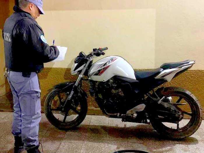 La Policía detuvo a dos motochorros y esclareció un robo