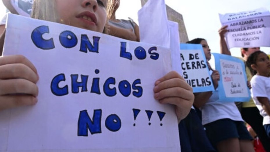 Rosario: Balearon una escuela e hirieron a un nene de 6 años: docentes realizan paro
