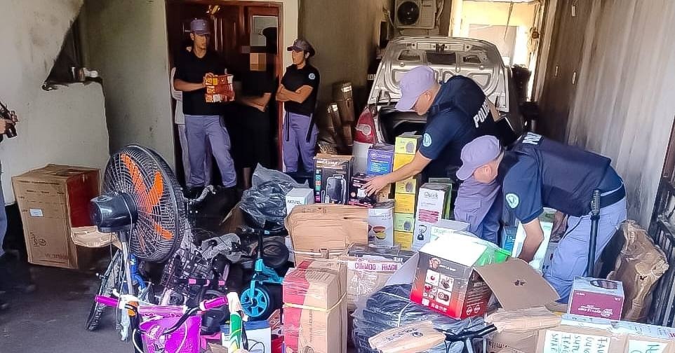 La Policía allanó una casa y encontró mercaderías de procedencia extranjera por unos 15 millones de pesos