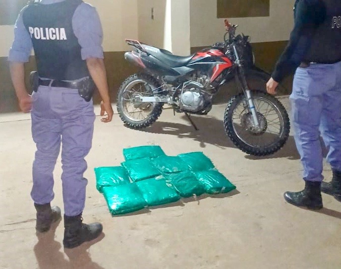 Pozo de Maza: Un hombre que trasladaba varios kilos de hoja de coca fue detenido