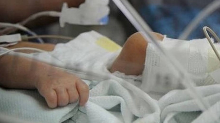 Muerte de beba que sufrió fracturas múltiples y pérdida de masa encefálica: detuvieron a la madre y a la abuela