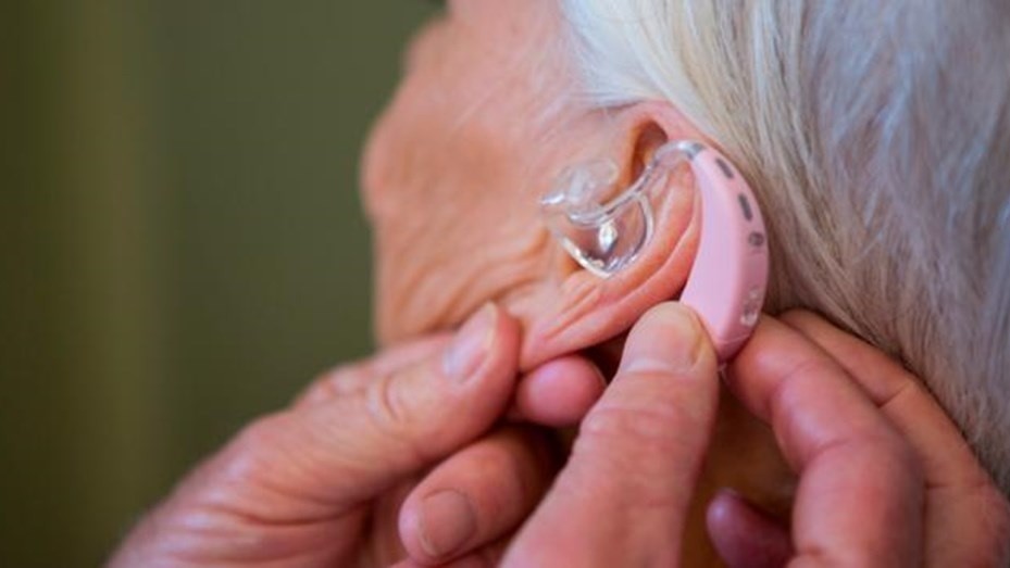 Advierten que la pérdida de audición agrava el deterioro cognitivo