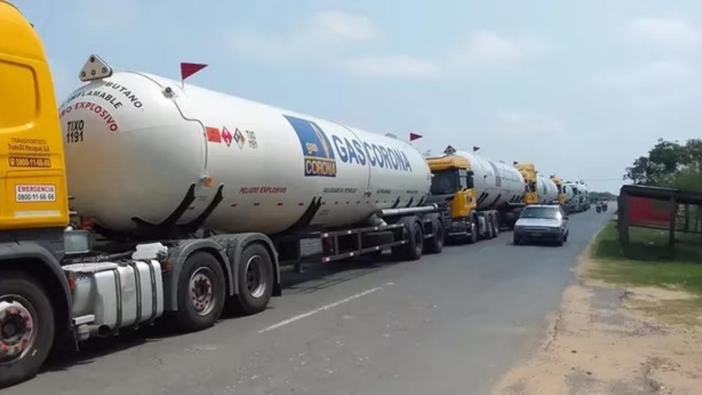 La Argentina investiga operaciones de “ventas trianguladas” en exportaciones de gas a Paraguay lo que motivó la retención de camiones