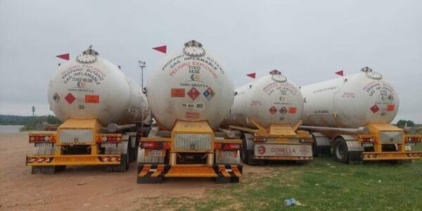 Liberaron todos los camiones paraguayos con gas licuado retenidos en la frontera de Formosa