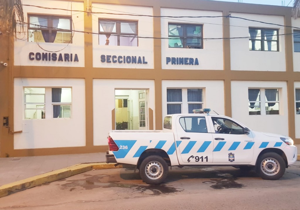 Un hombre que intentó sustraer una rueda de auxilio fué detenido por la Policía