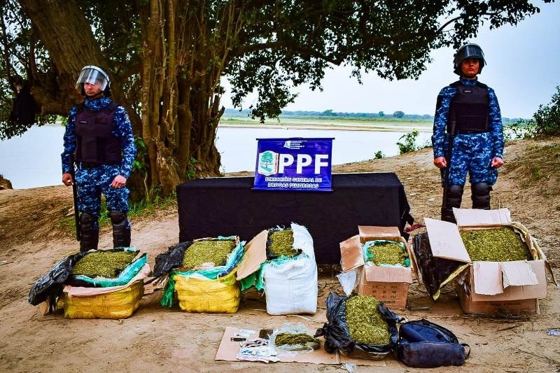 En la zona conocida como “Papilín”, la Policía detuvo a un hombre con más de 100 kilos de marihuana