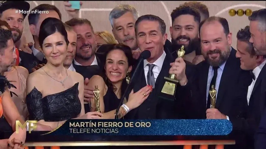 Telefe Noticias se llevó el Martín Fierro de Oro por primera vez en su historia