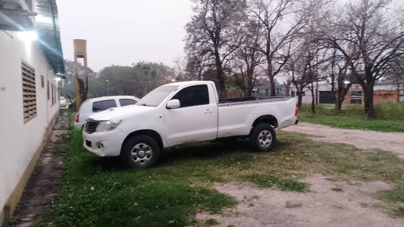 La Policía secuestró una camioneta que se dio a la fuga luego de embestir a una motociclista