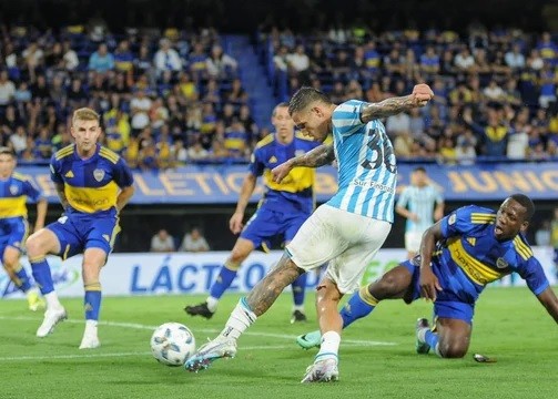 Boca y Racing se enfrentan en un duelo trascendental para acercarse a los líderes de la Liga Profesional