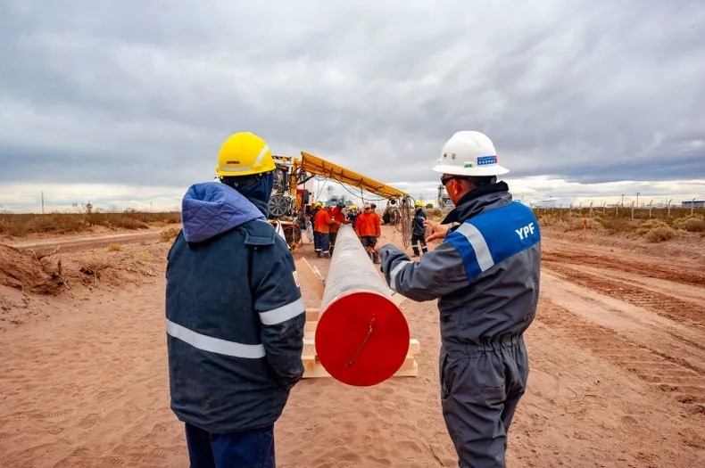 YPF instó a las demás petroleras de Argentina a sumarse a la construcción y financiamiento del Vaca Muerta Oleoducto Sur