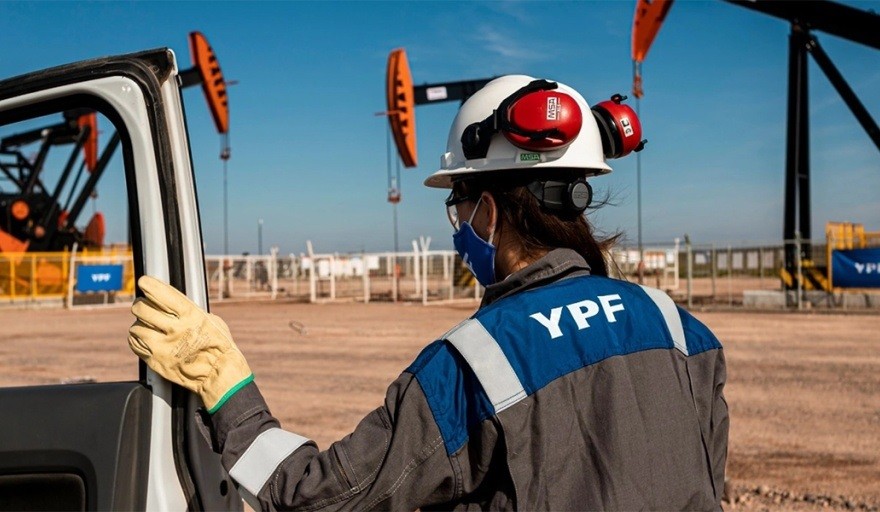 YPF anunció que seguirá con la construcción de la planta de GNL en Río Negro