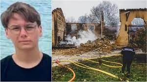 Un chico de 15 años asesinó a sus padres a tiros y después incendió la casa para ocultar las pruebas